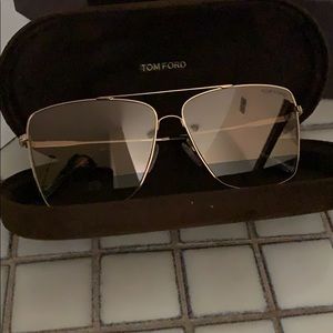 Brand New never worn Tom Ford sunglasses for women